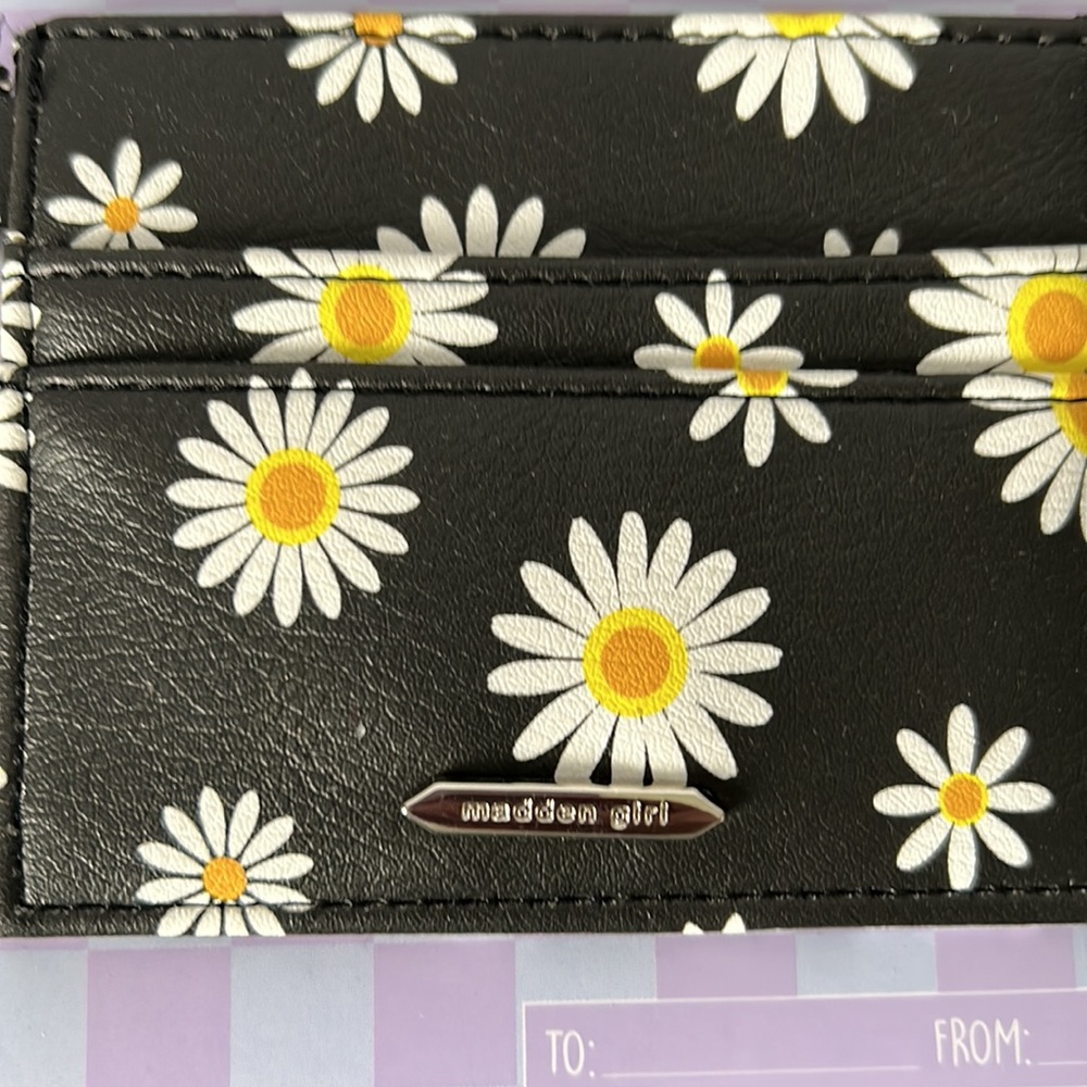 NWT Madden Girl Sunflower card case - Picture 4 of 5